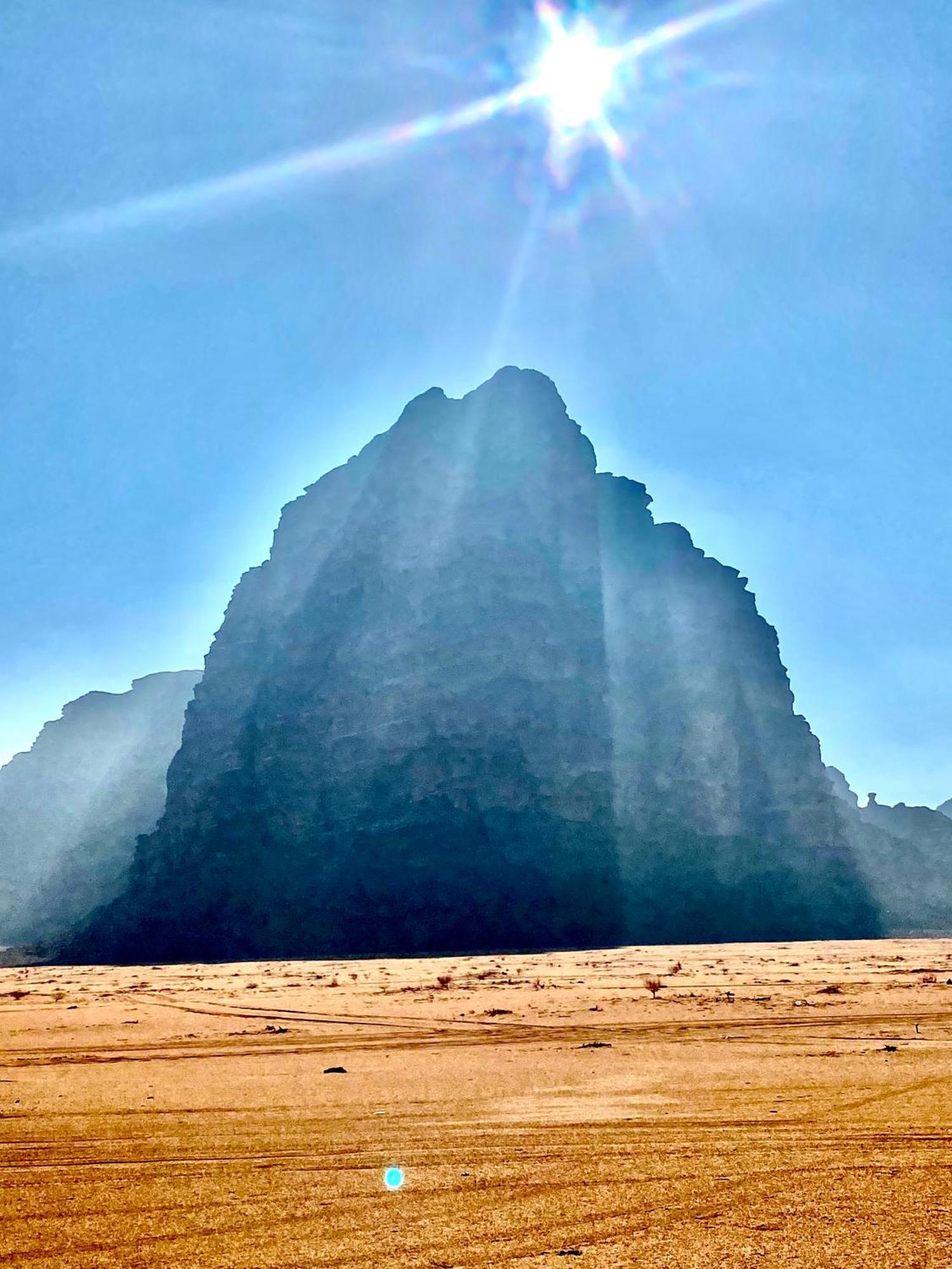Rum Four Mountain Luxury Camp Wadi Rum Eksteriør billede