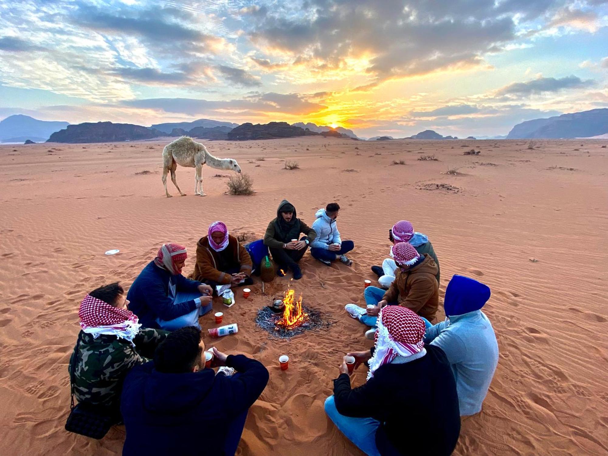 Rum Four Mountain Luxury Camp Wadi Rum Eksteriør billede